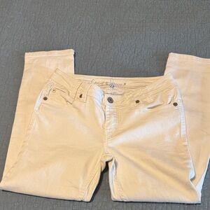 Chip &Pepper Women's white cropped  Jeans